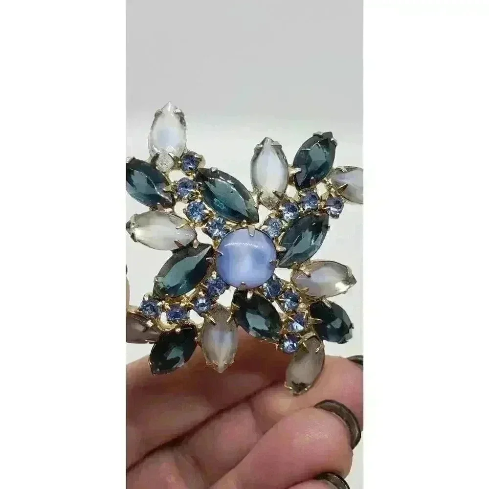 Vintage Brooch Blue & White Moonstone Moonglow Cats Eye & Rhinestone Starburst